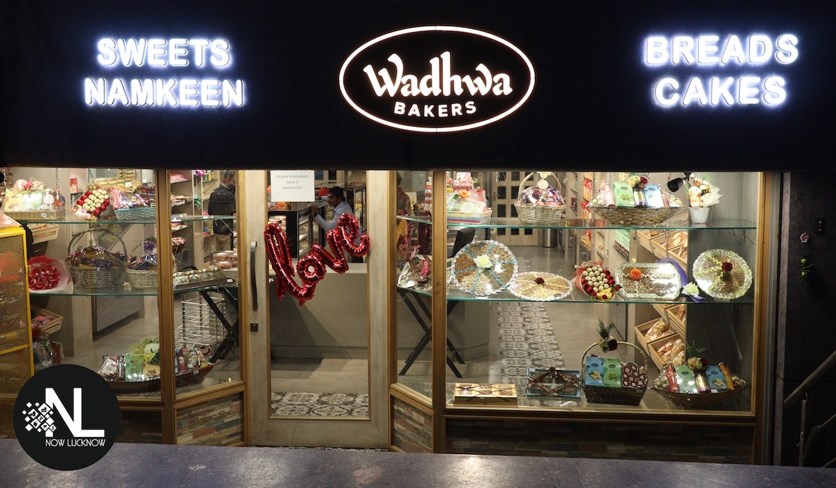 WADHWA BAKERS’ ANNIVERSARY SPECIAL 4 DOUGHNUTS FOR JUST ₹4 Now Lucknow